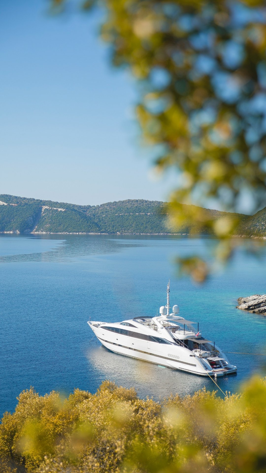 Private yacht charter from Renko Royal Villa to Greek islands