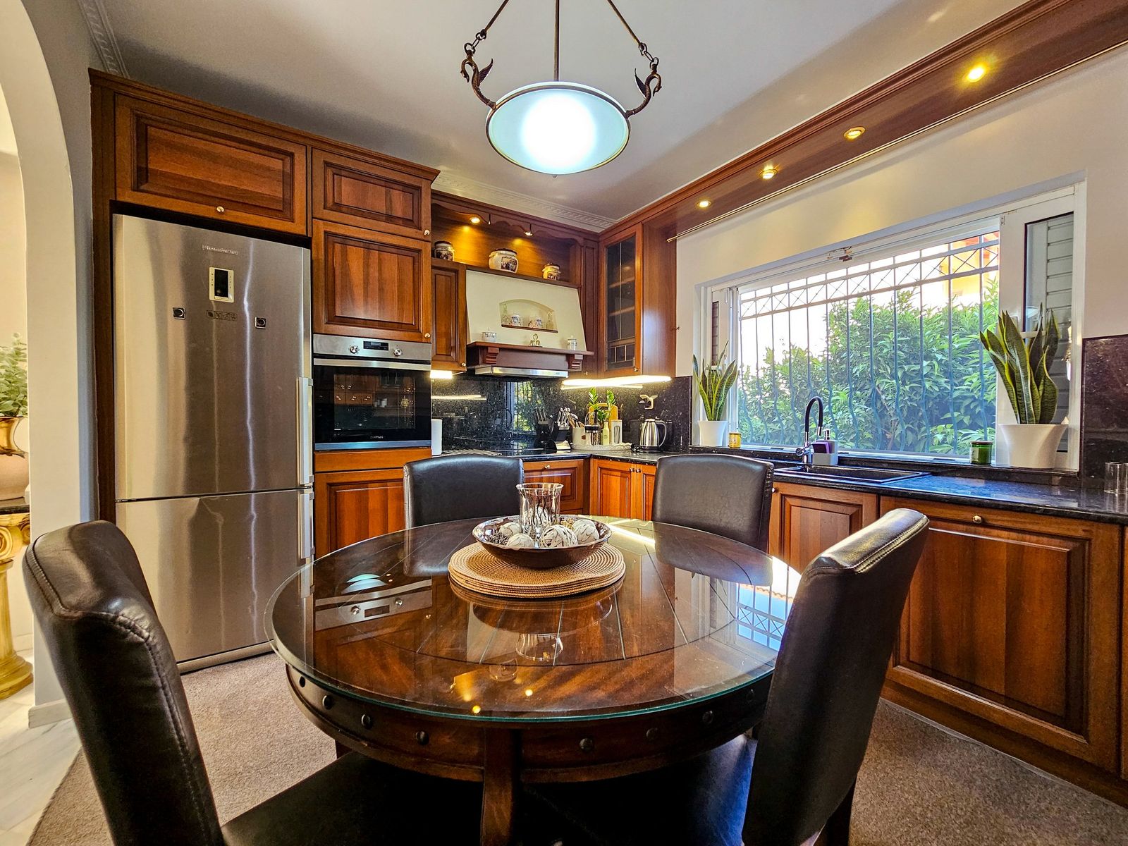 Fully equipped kitchen