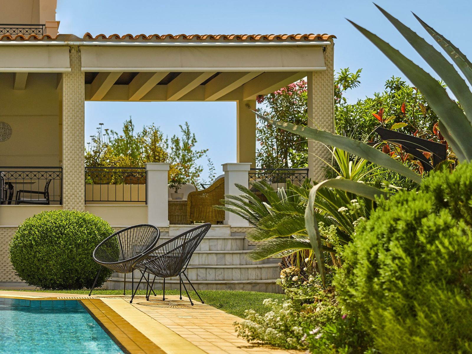 Pool lounge corner