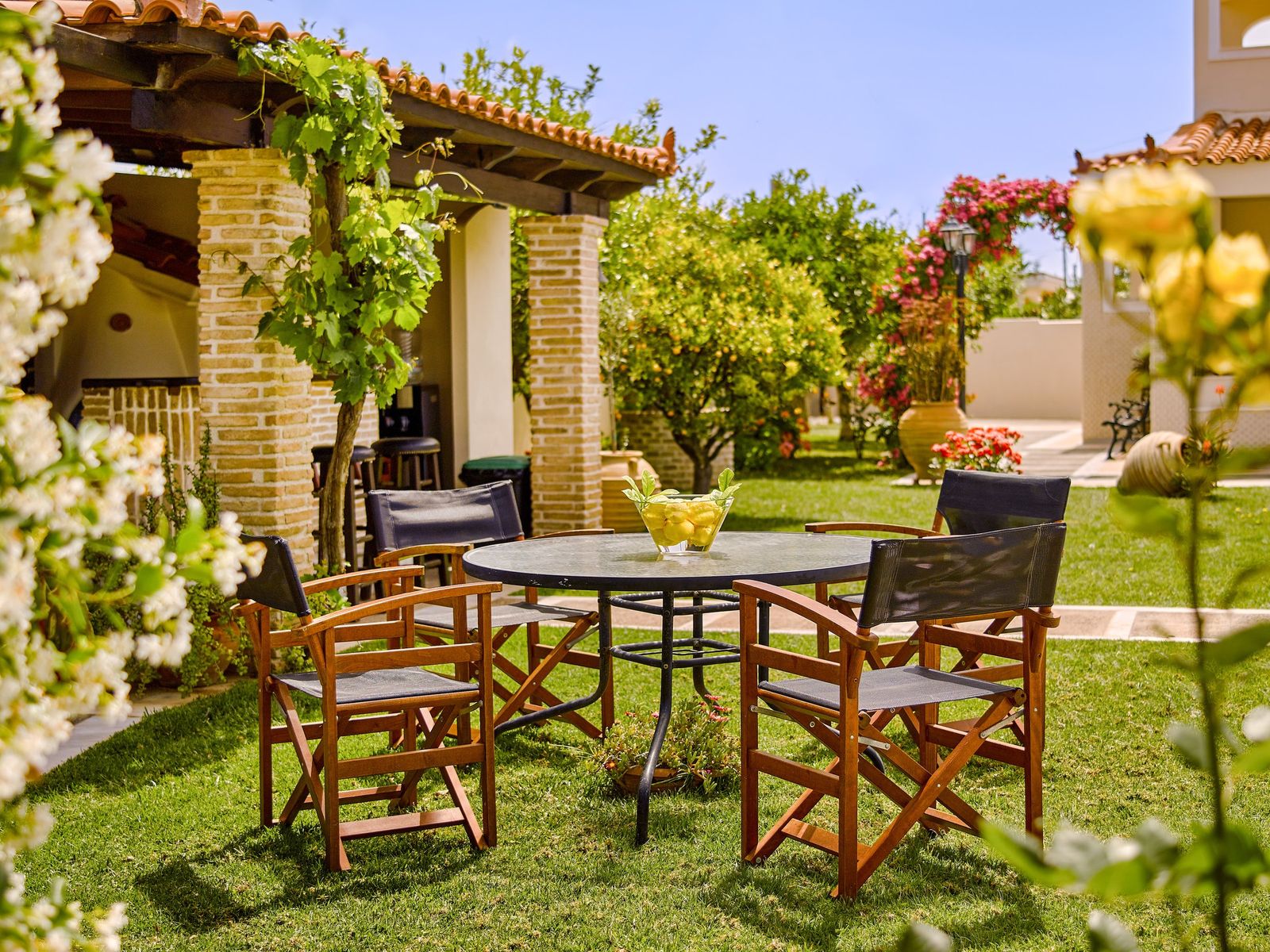 Private lush garden lounge corner daylight