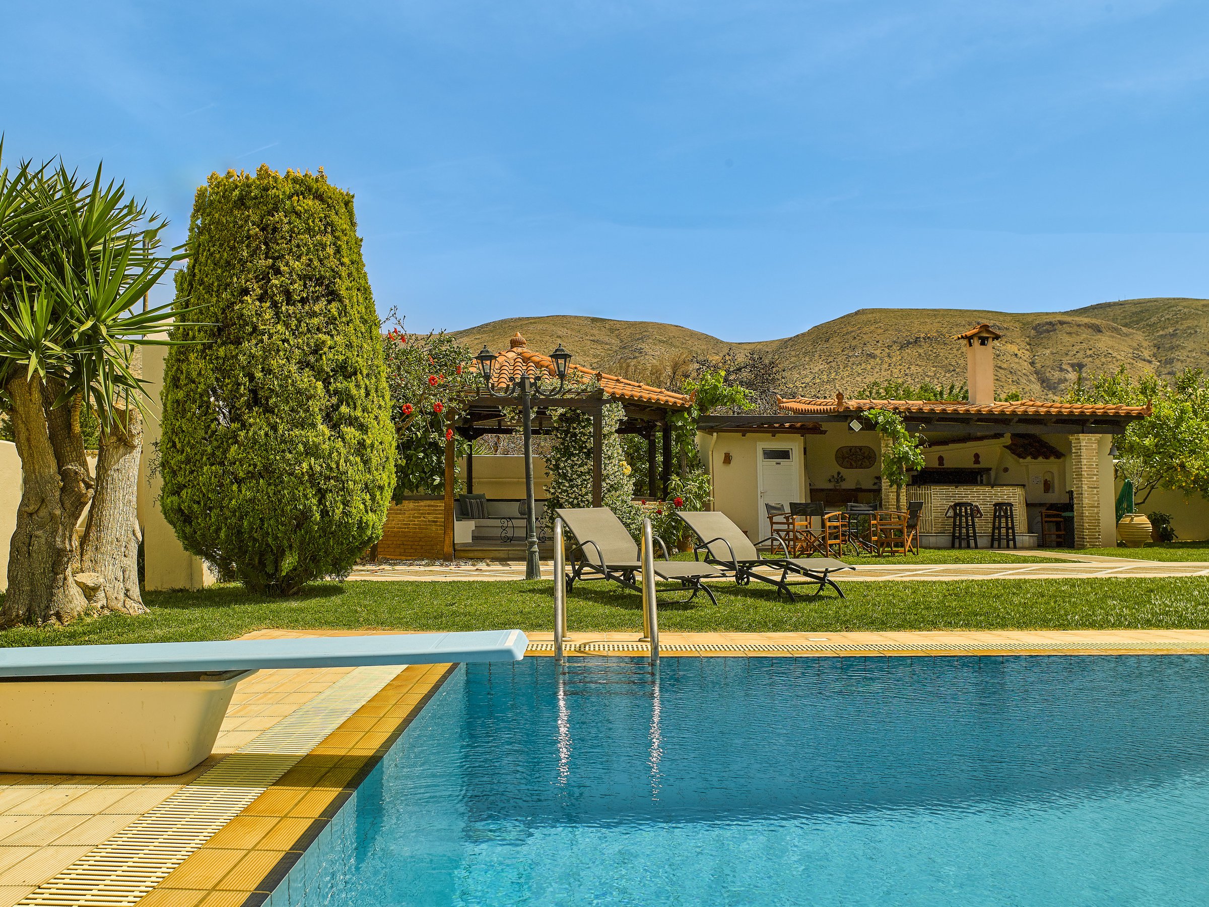 Infinity pool sundeck at Renko Royal Villa