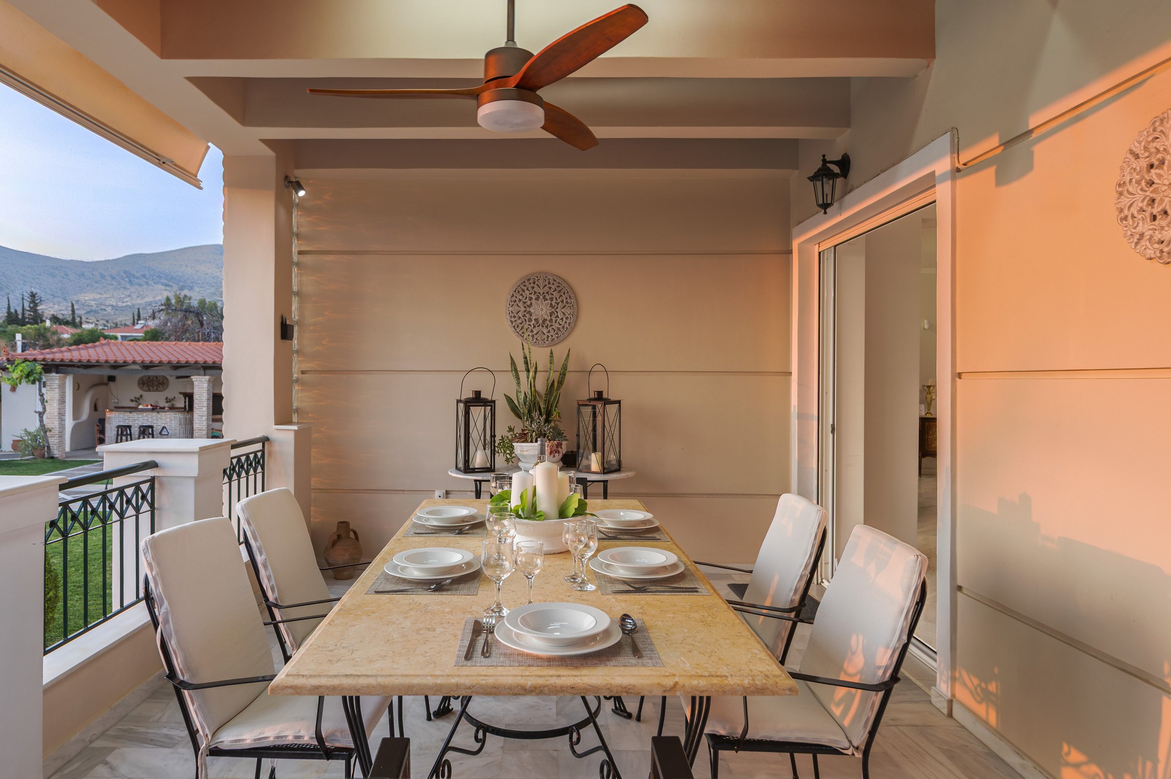 Veranda dining area, Renko Royal Villa